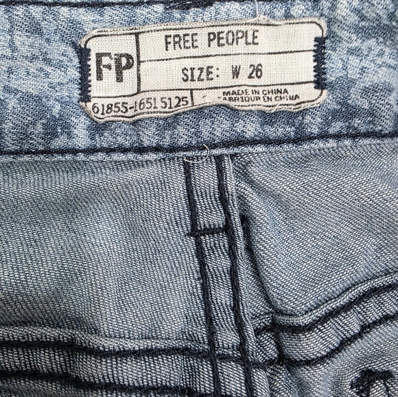 Free People Ankle Zip Skinny Jeans Reptile Snake Print Acid Wash, Size 26 - Picture 7 of 7